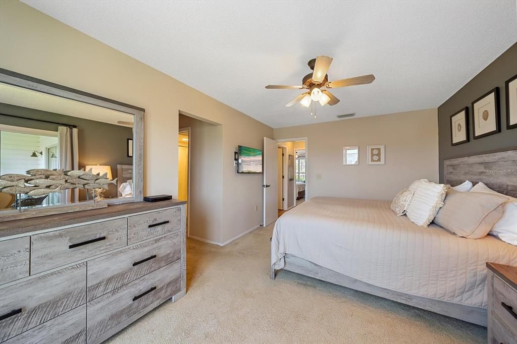 For Rent: $2,500 (2 beds, 2 baths, 1096 Square Feet)