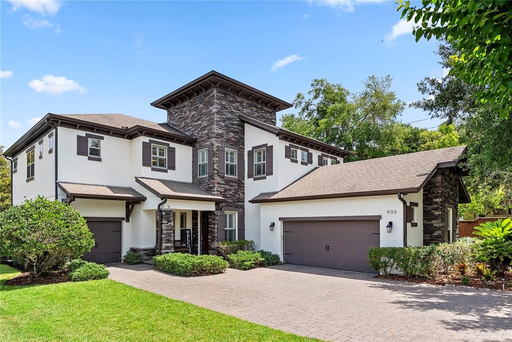 For Sale: $965,000 (5 beds, 3 baths, 3735 Square Feet)
