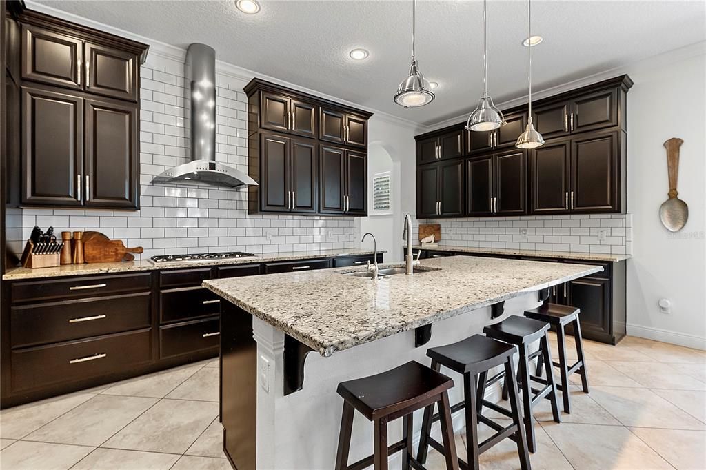 For Sale: $965,000 (5 beds, 3 baths, 3735 Square Feet)