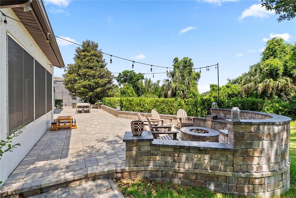 For Sale: $965,000 (5 beds, 3 baths, 3735 Square Feet)
