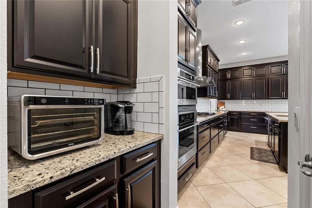 For Sale: $965,000 (5 beds, 3 baths, 3735 Square Feet)