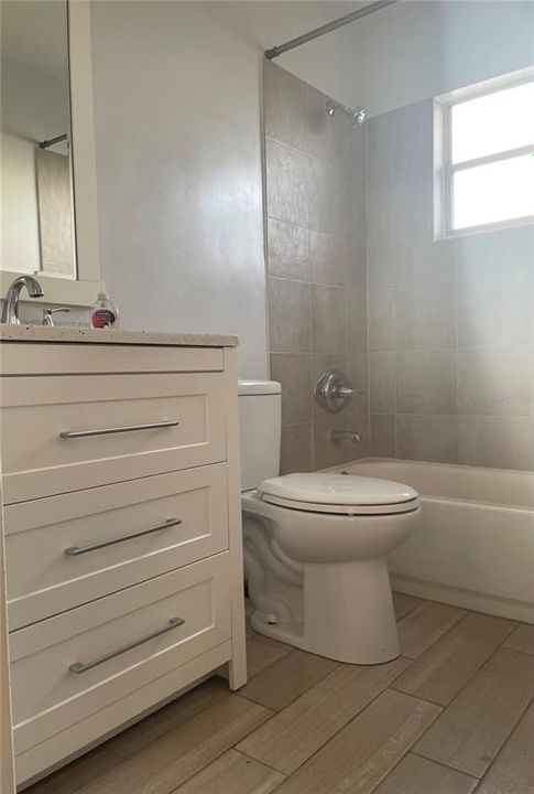 For Rent: $2,400 (3 beds, 2 baths, 1296 Square Feet)