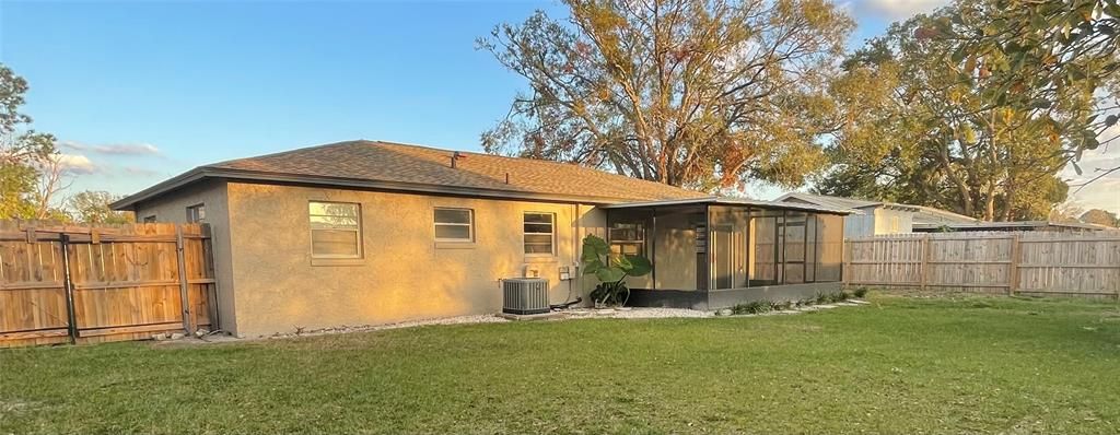 For Rent: $2,400 (3 beds, 2 baths, 1296 Square Feet)