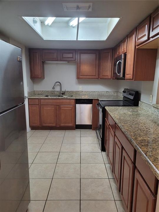 For Rent: $1,575 (2 beds, 2 baths, 905 Square Feet)