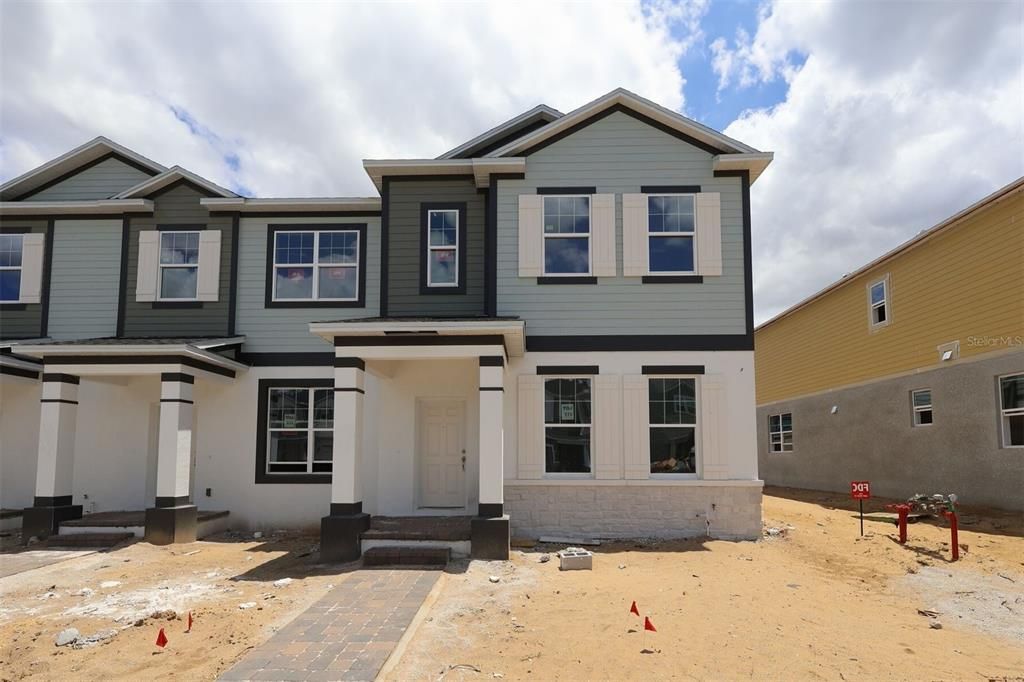 Vendido Recientemente: $385,990 (3 camas, 2 baños, 1833 Pies cuadrados)