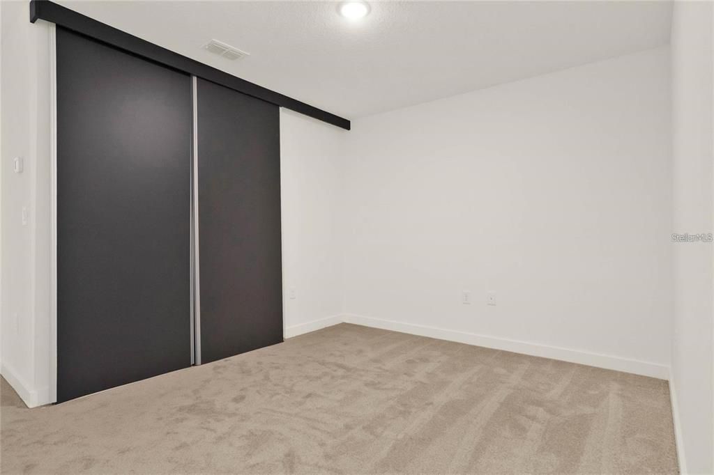 For Sale: $329,900 (3 beds, 3 baths, 1360 Square Feet)