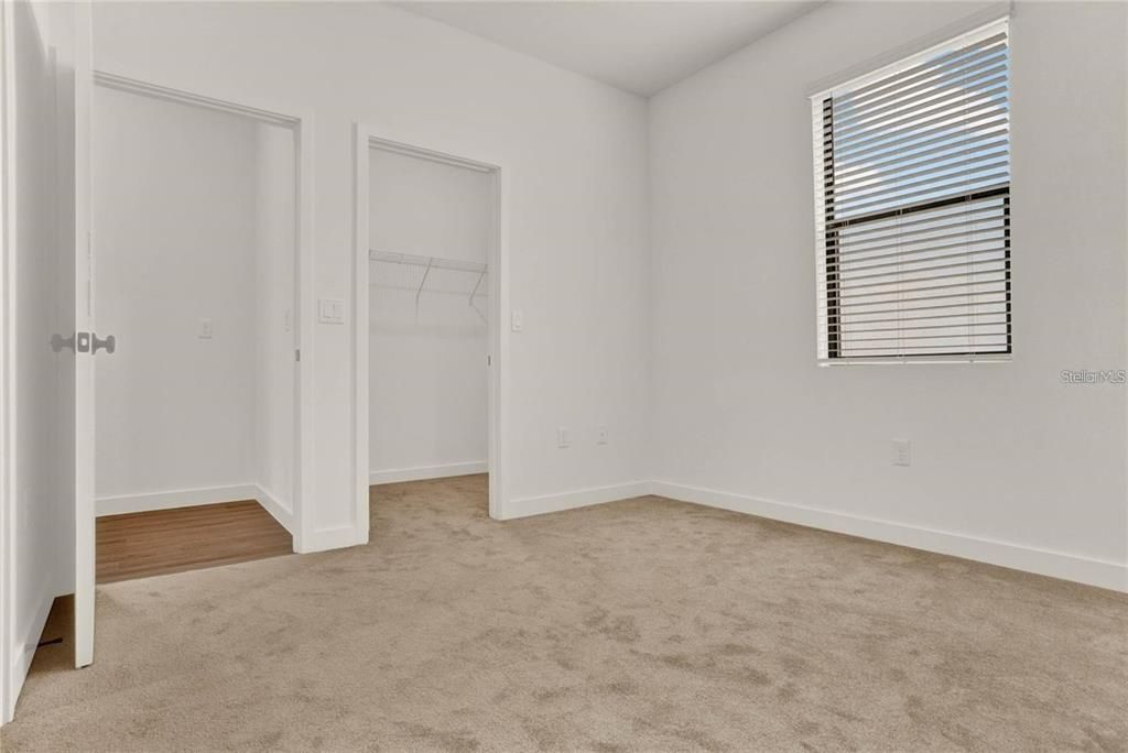 For Sale: $329,900 (3 beds, 3 baths, 1360 Square Feet)