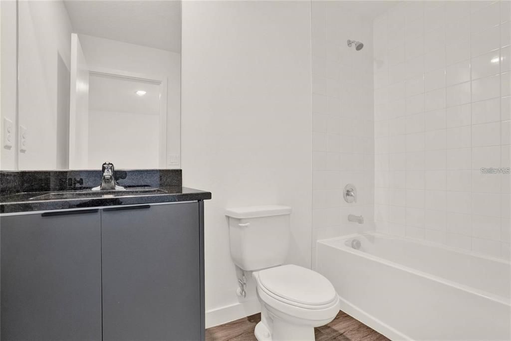 For Sale: $329,900 (3 beds, 3 baths, 1360 Square Feet)