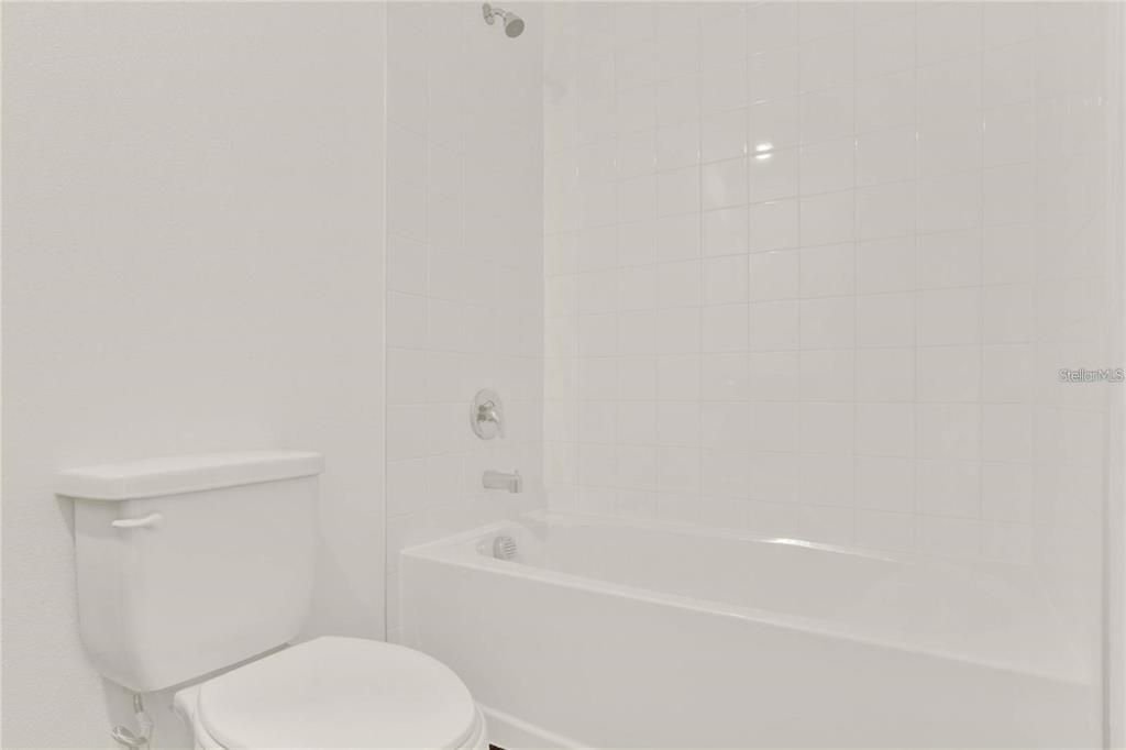 For Sale: $329,900 (3 beds, 3 baths, 1360 Square Feet)