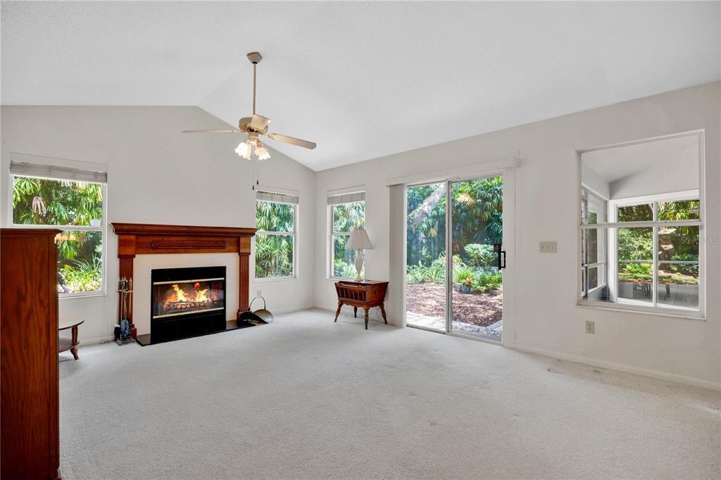 For Sale: $465,000 (3 beds, 2 baths, 1833 Square Feet)