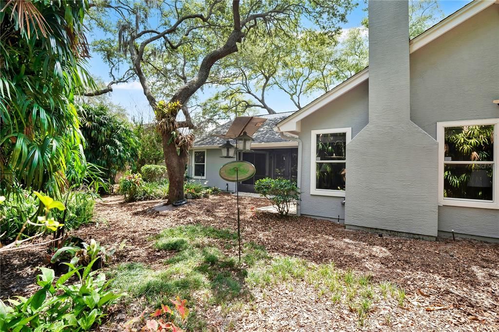For Sale: $465,000 (3 beds, 2 baths, 1833 Square Feet)