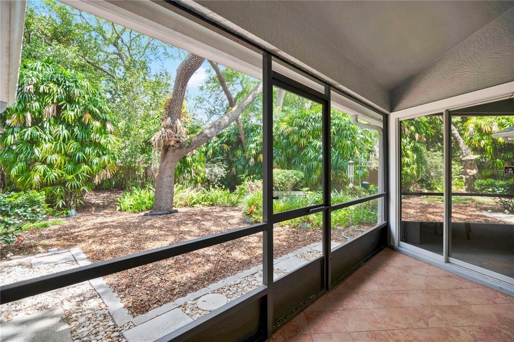 For Sale: $465,000 (3 beds, 2 baths, 1833 Square Feet)