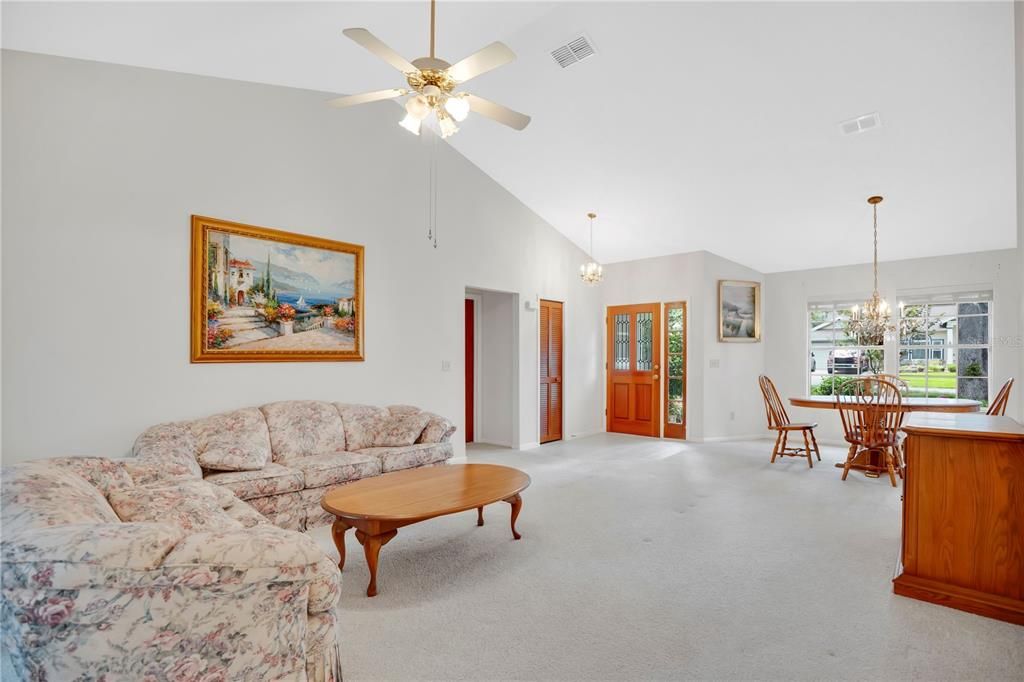 For Sale: $465,000 (3 beds, 2 baths, 1833 Square Feet)