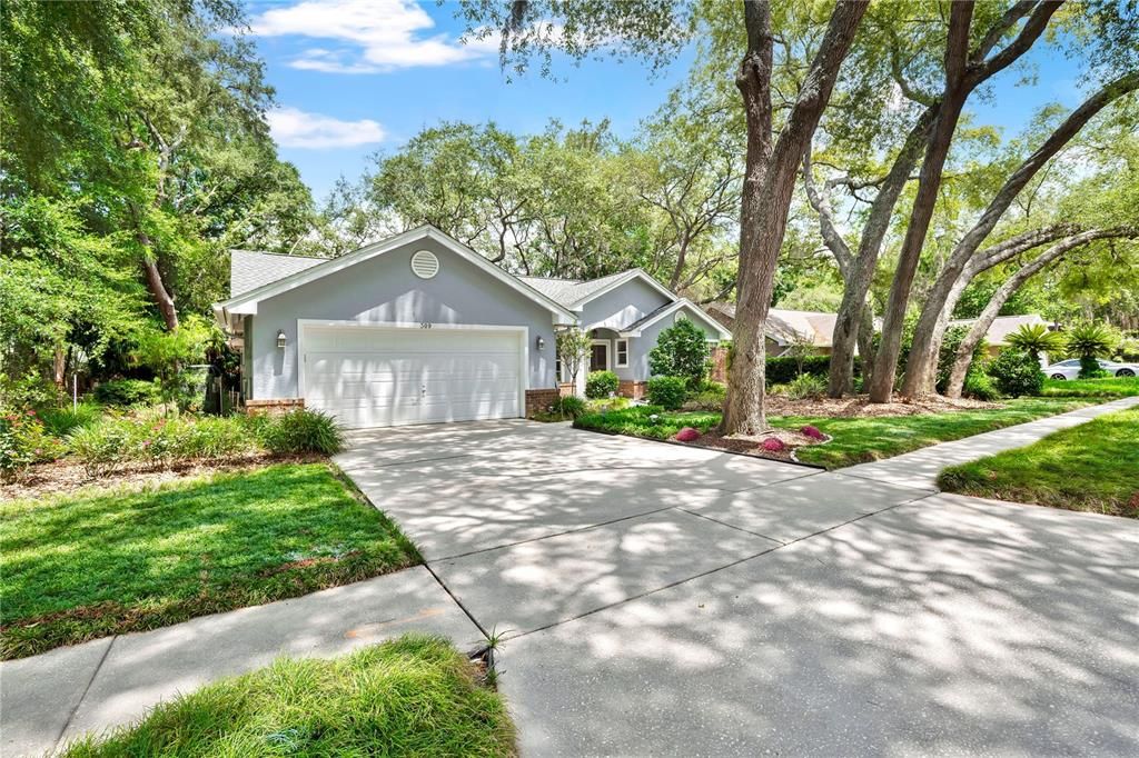 For Sale: $465,000 (3 beds, 2 baths, 1833 Square Feet)