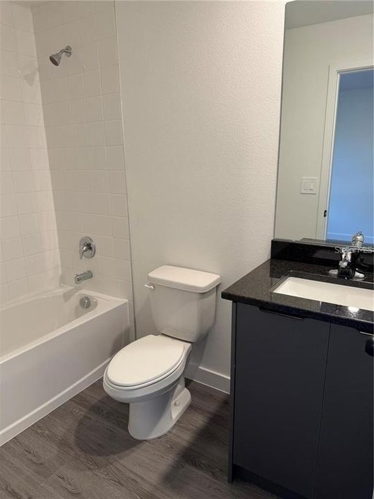 En Venta: $329,900 (3 camas, 3 baños, 1360 Pies cuadrados)