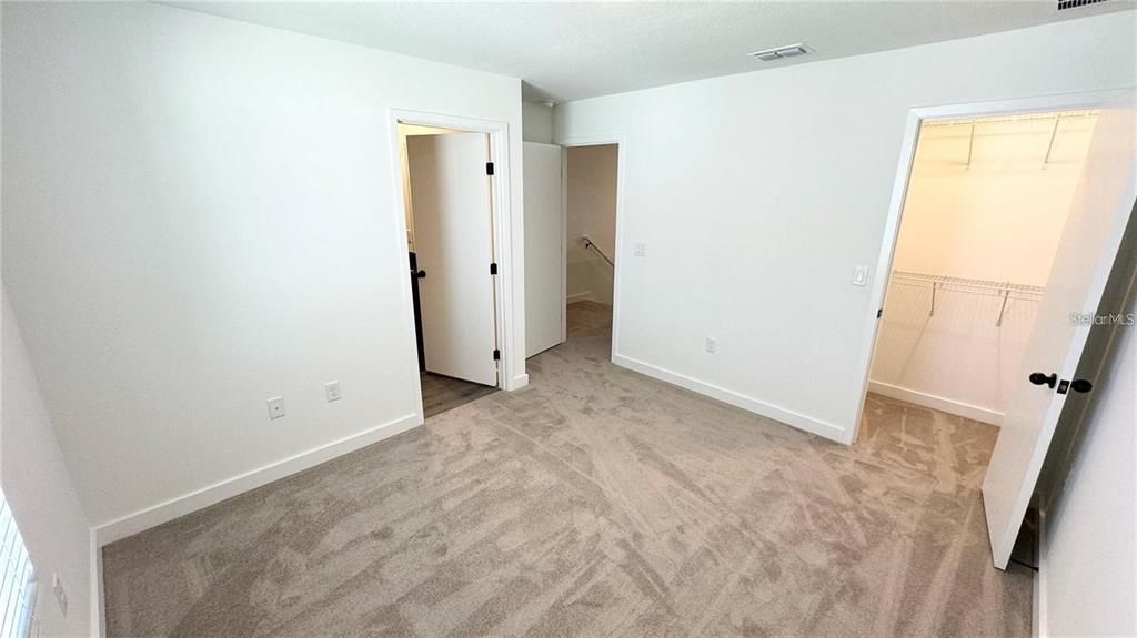 En Venta: $329,900 (3 camas, 3 baños, 1360 Pies cuadrados)