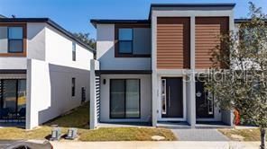En Venta: $329,900 (3 camas, 3 baños, 1360 Pies cuadrados)
