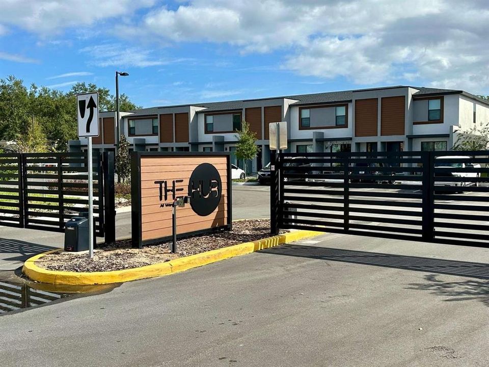 En Venta: $329,900 (3 camas, 3 baños, 1360 Pies cuadrados)