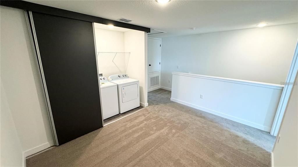 En Venta: $329,900 (3 camas, 3 baños, 1360 Pies cuadrados)