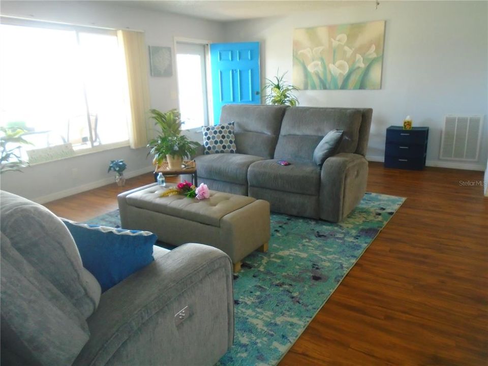 En Venta: $389,900 (2 camas, 2 baños, 1776 Pies cuadrados)