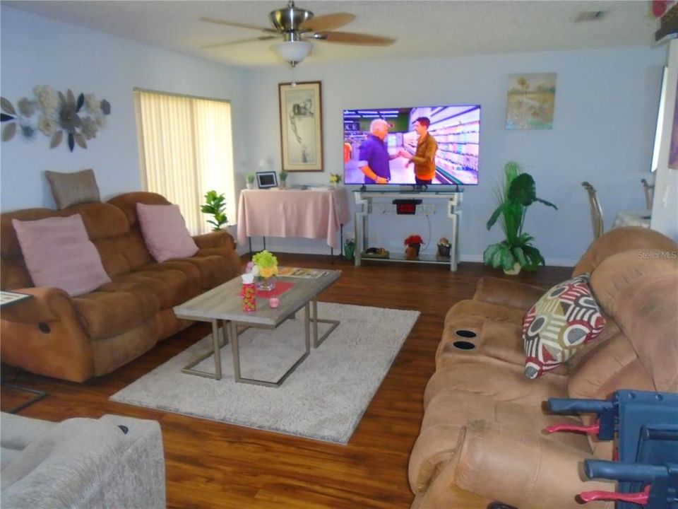 En Venta: $389,900 (2 camas, 2 baños, 1776 Pies cuadrados)