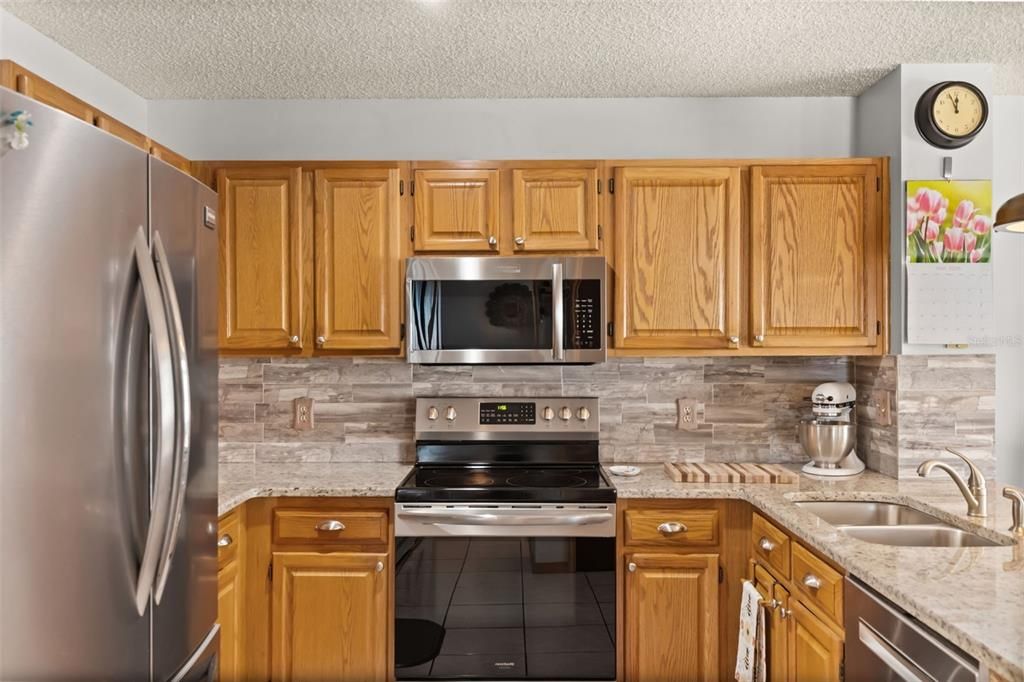 Active With Contract: $450,000 (3 beds, 2 baths, 1579 Square Feet)