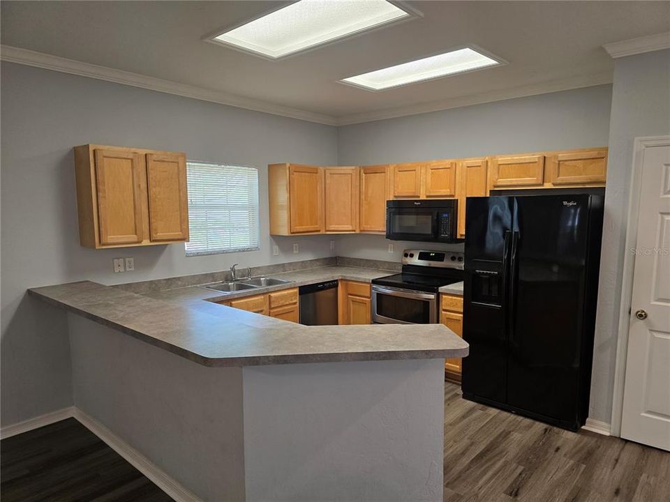 For Rent: $2,075 (3 beds, 2 baths, 1380 Square Feet)