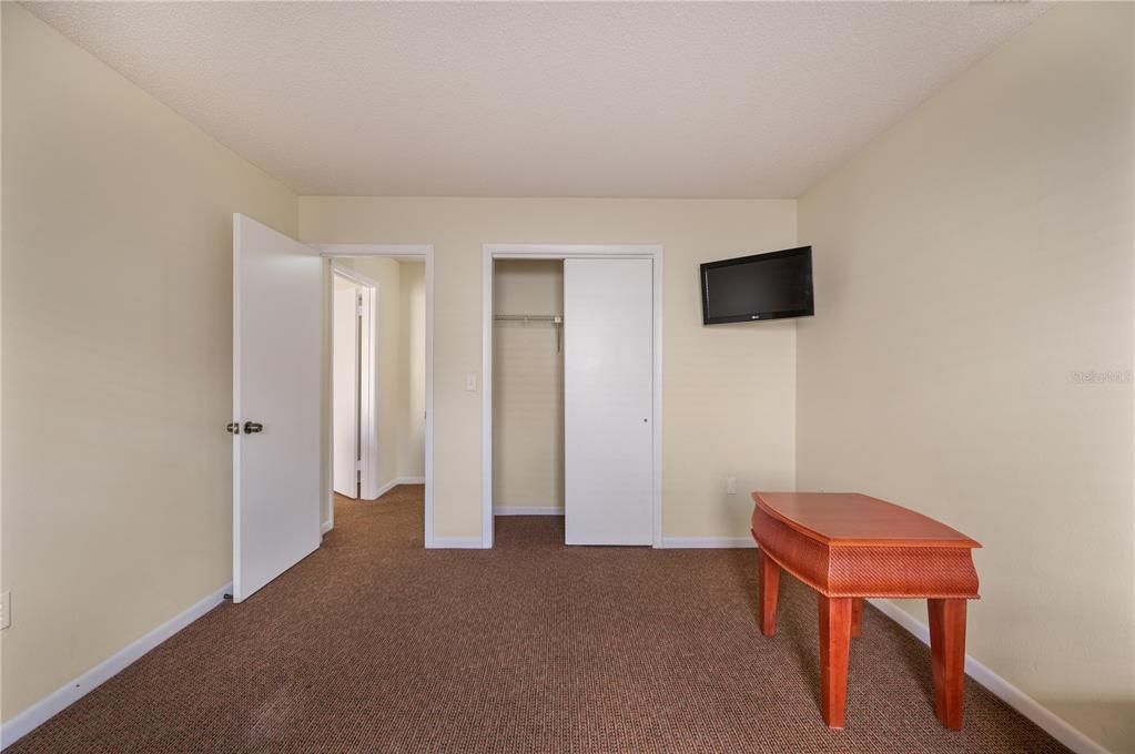For Sale: $149,000 (2 beds, 2 baths, 1080 Square Feet)