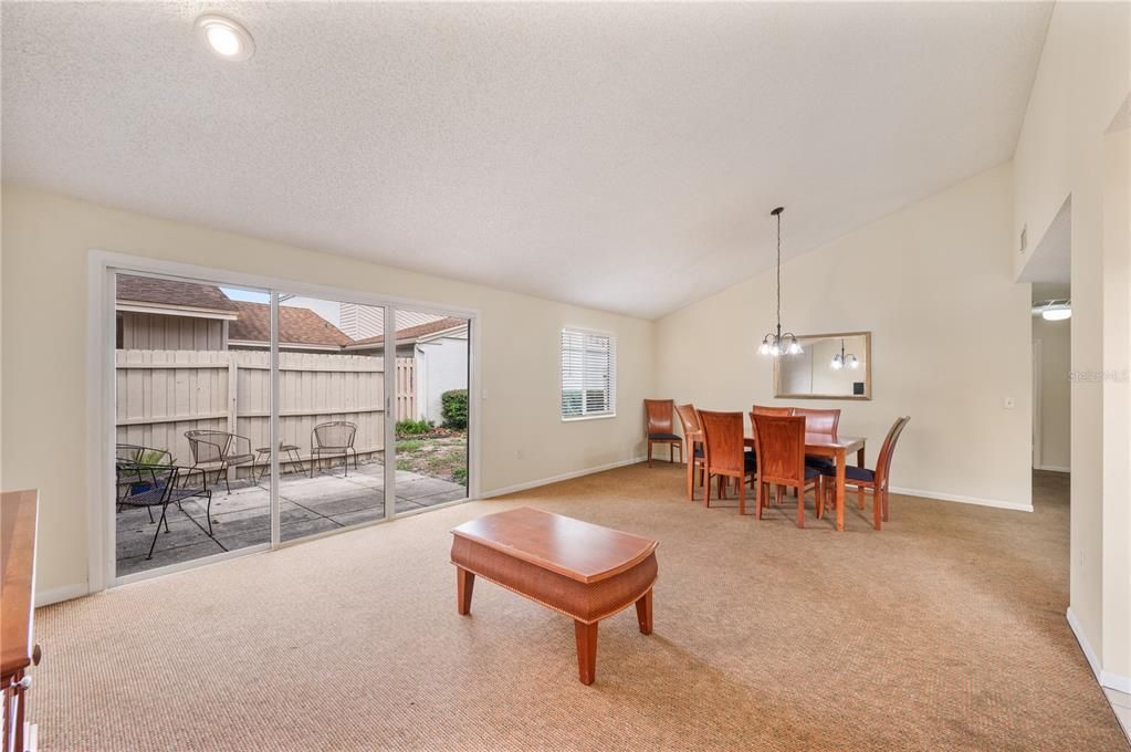 For Sale: $149,000 (2 beds, 2 baths, 1080 Square Feet)