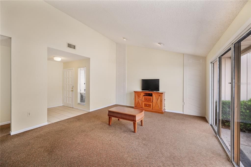 For Sale: $149,000 (2 beds, 2 baths, 1080 Square Feet)
