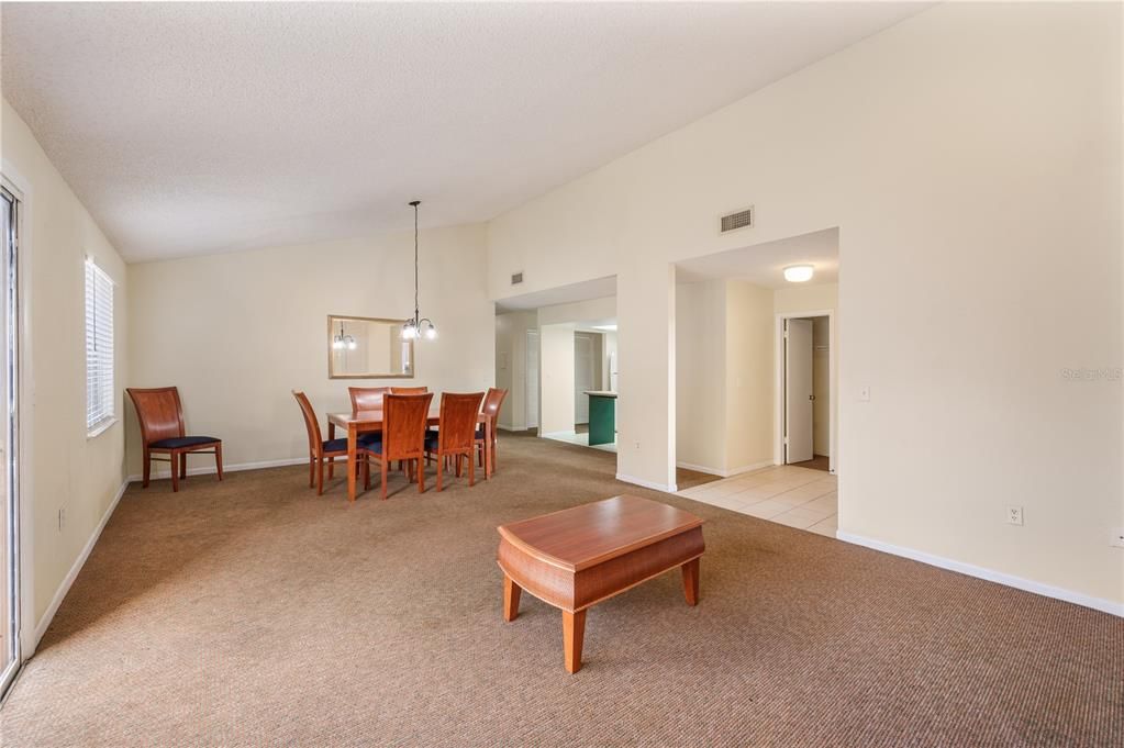 For Sale: $149,000 (2 beds, 2 baths, 1080 Square Feet)