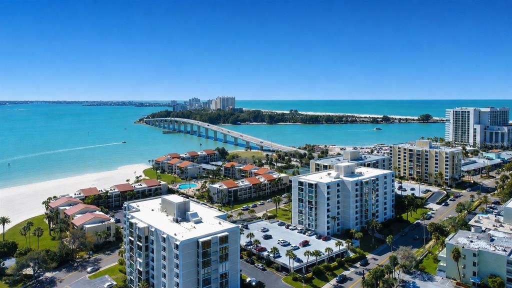 For Sale: $478,800 (2 beds, 2 baths, 1260 Square Feet)