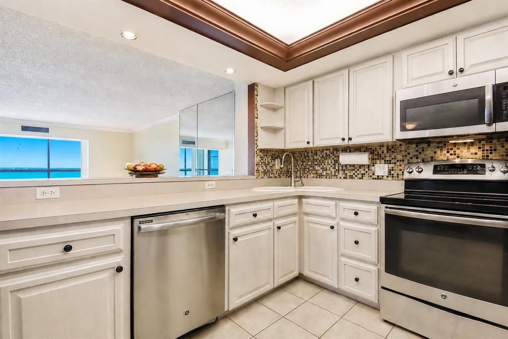 For Sale: $478,800 (2 beds, 2 baths, 1260 Square Feet)