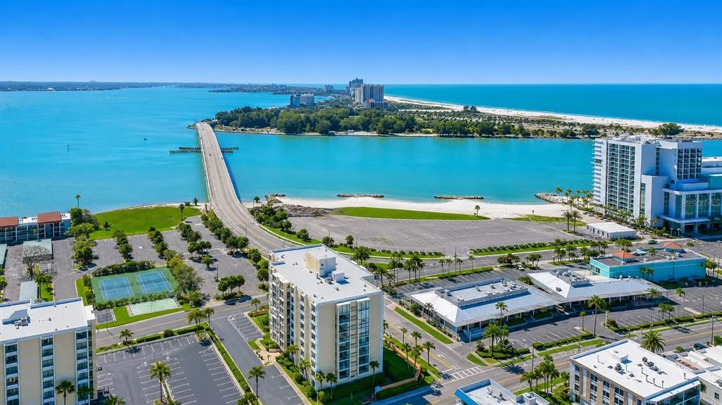 For Sale: $478,800 (2 beds, 2 baths, 1260 Square Feet)