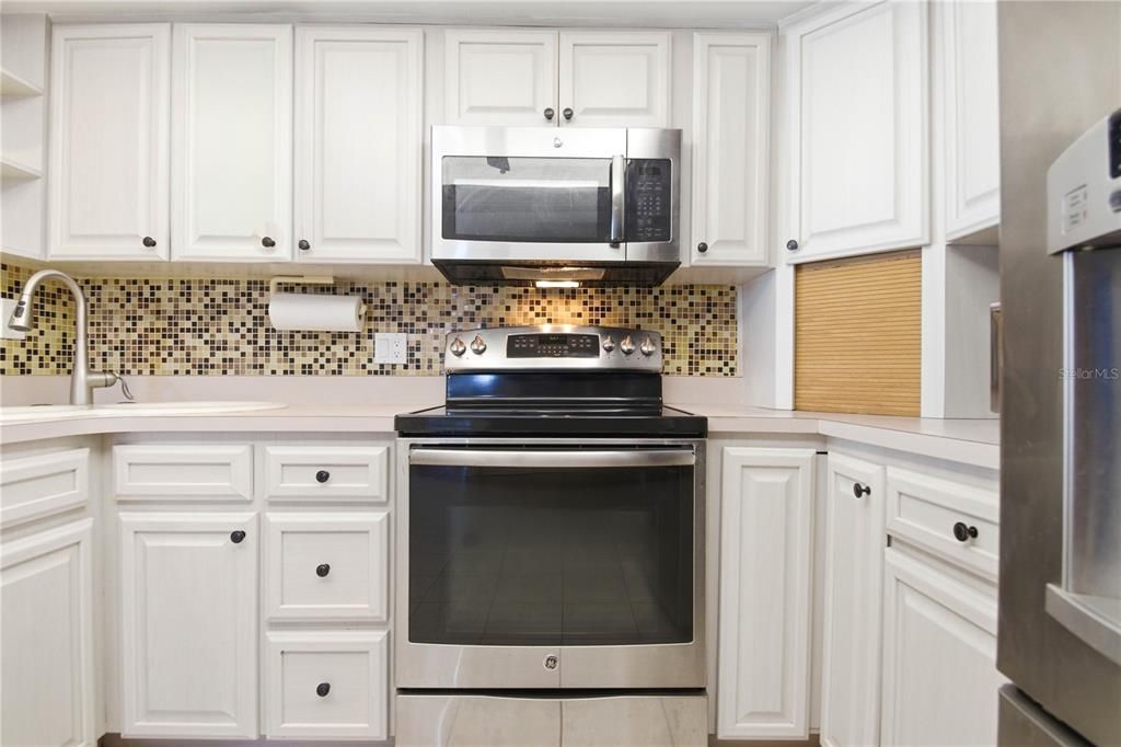 For Sale: $478,800 (2 beds, 2 baths, 1260 Square Feet)
