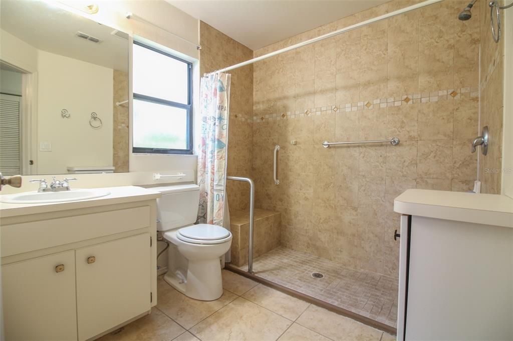 For Rent: $1,700 (3 beds, 2 baths, 1158 Square Feet)