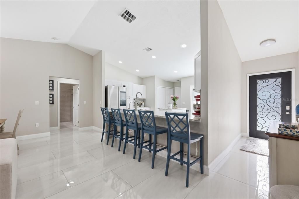 En Venta: $355,000 (4 camas, 2 baños, 1416 Pies cuadrados)