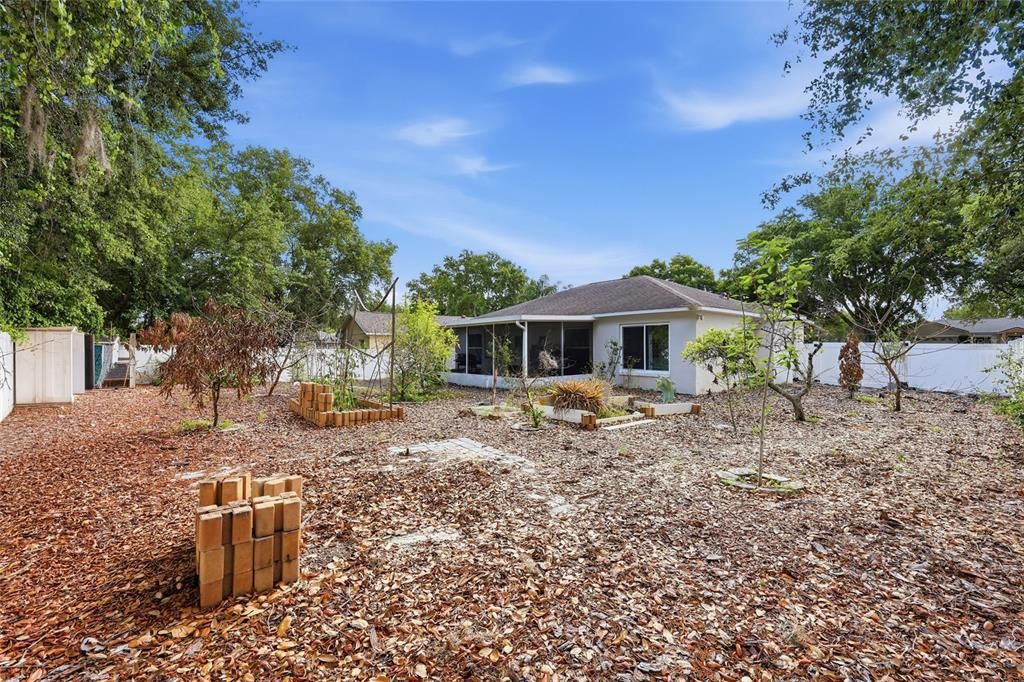 En Venta: $355,000 (4 camas, 2 baños, 1416 Pies cuadrados)