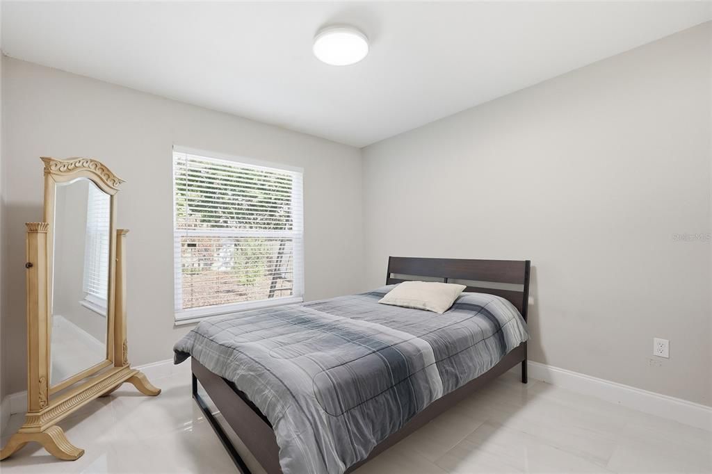 En Venta: $355,000 (4 camas, 2 baños, 1416 Pies cuadrados)