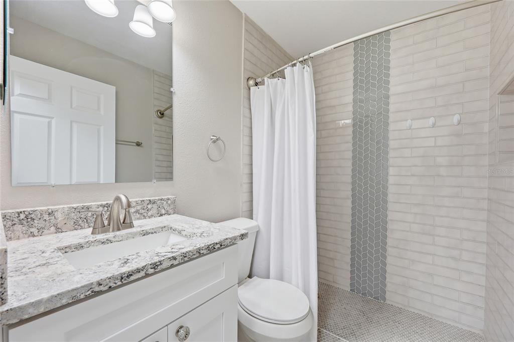 En Venta: $355,000 (4 camas, 2 baños, 1416 Pies cuadrados)