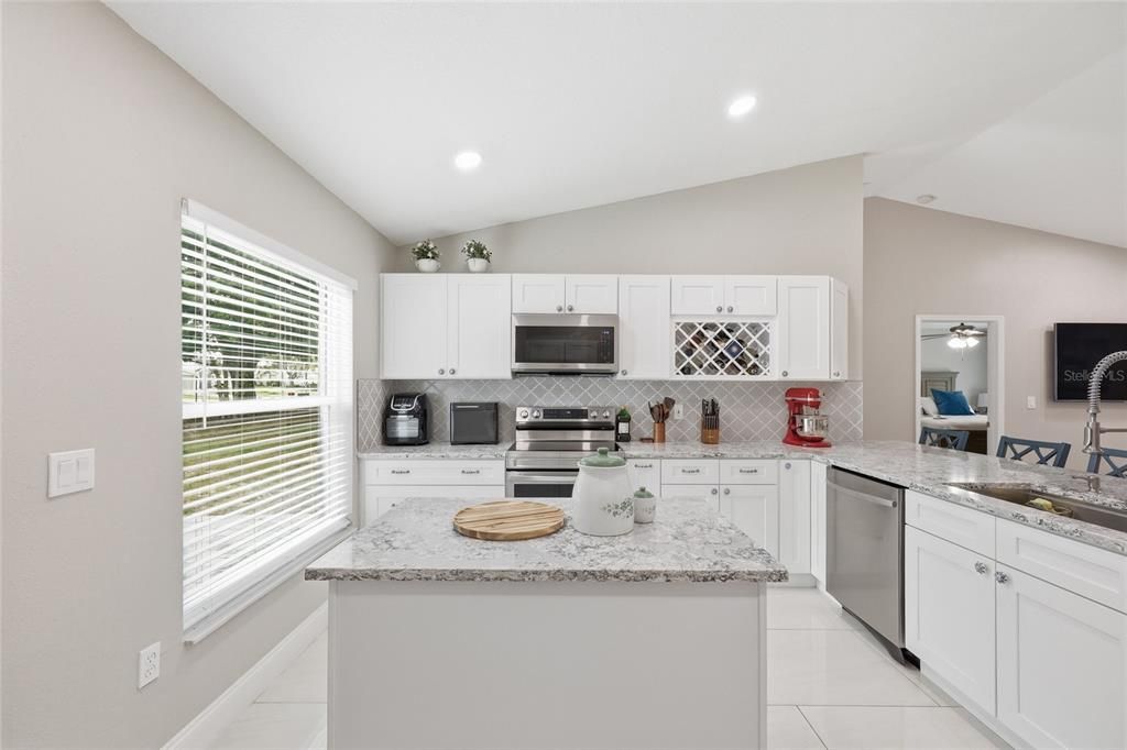 En Venta: $355,000 (4 camas, 2 baños, 1416 Pies cuadrados)