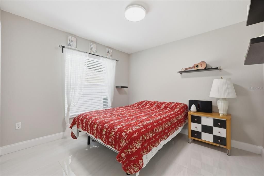 En Venta: $355,000 (4 camas, 2 baños, 1416 Pies cuadrados)