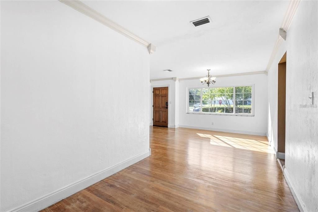 На продажу: $319,900 (3 спален, 2 ванн, 1731 Квадратных фут)