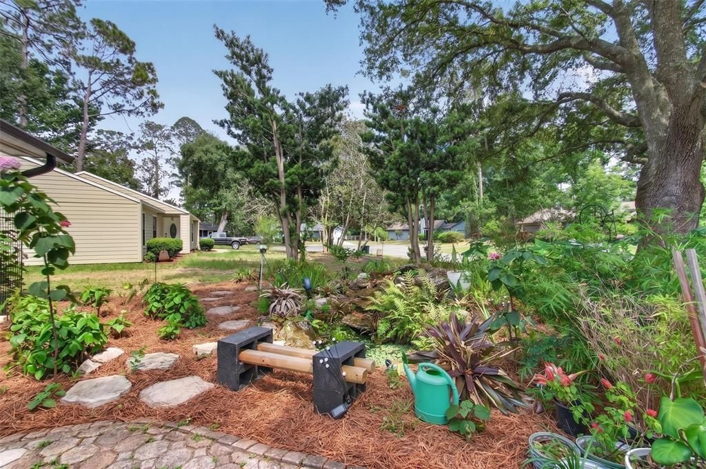 For Sale: $294,900 (2 beds, 2 baths, 1196 Square Feet)