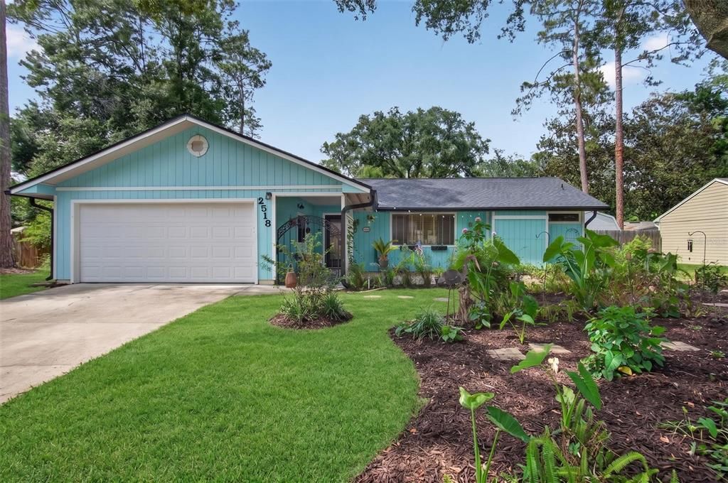 For Sale: $294,900 (2 beds, 2 baths, 1196 Square Feet)