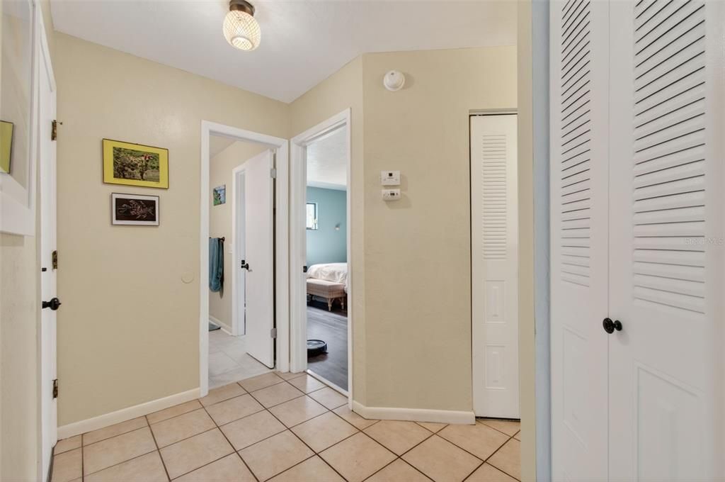 For Sale: $294,900 (2 beds, 2 baths, 1196 Square Feet)