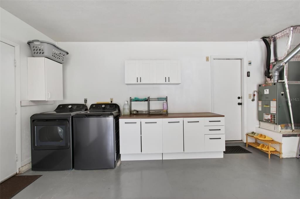 For Sale: $294,900 (2 beds, 2 baths, 1196 Square Feet)