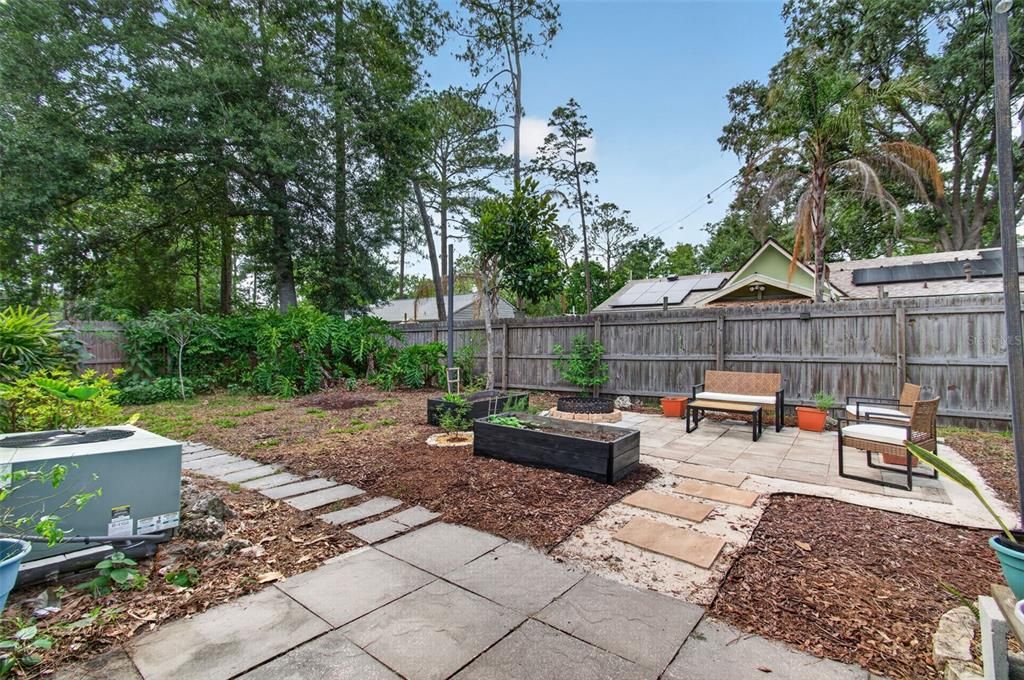 For Sale: $294,900 (2 beds, 2 baths, 1196 Square Feet)