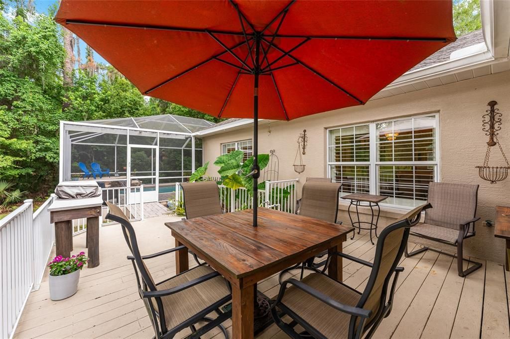 Active With Contract: $550,000 (3 beds, 2 baths, 2634 Square Feet)