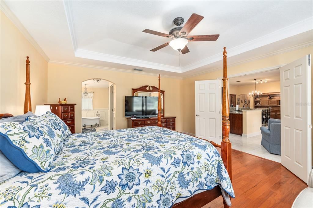 Active With Contract: $550,000 (3 beds, 2 baths, 2634 Square Feet)